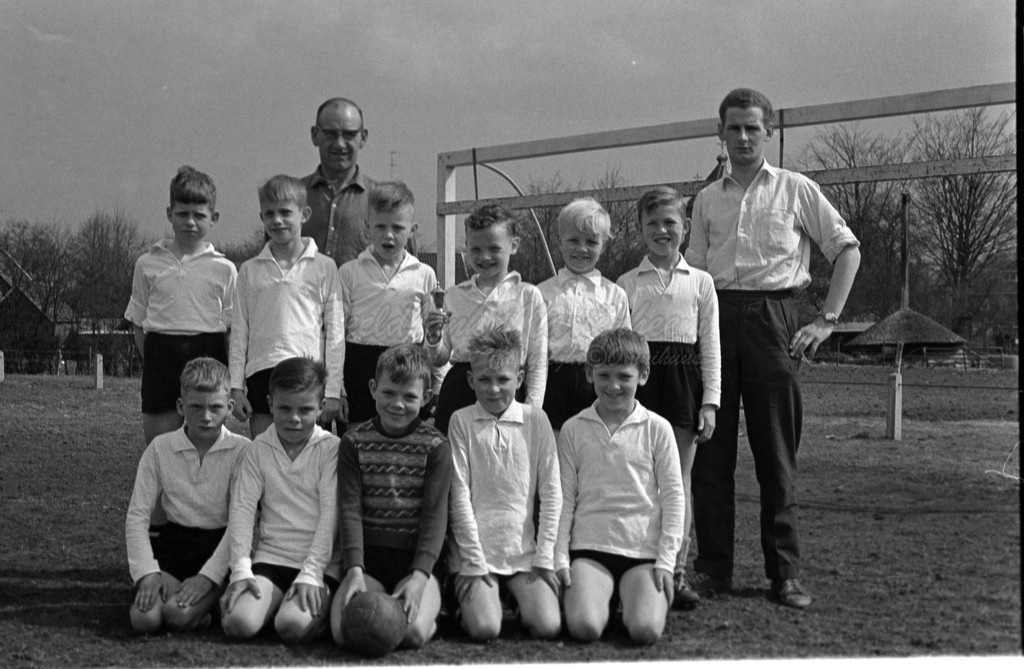 1963,marienheem,voetbalkampioen (10).jpg