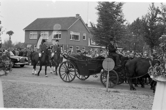 1965, aankomst pastoor andringa (2)