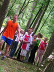 Een groepje bij elkaar in het bos#002